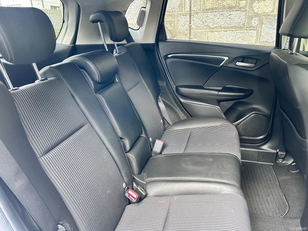 Honda Fit 2018  Automatic Hybrid 391437299