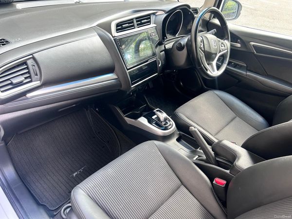 Honda Fit 2018  Automatic Hybrid 391437301