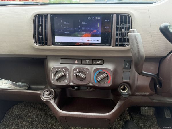 15 Toyota Passo 1.0 Auto 391540159