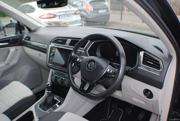 Volkswagen Tiguan 2.0L HIGHLINE SUV 2018 391549677
