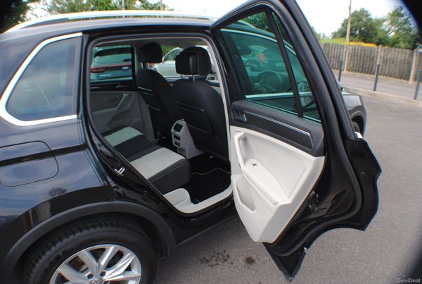 Volkswagen Tiguan 2.0L HIGHLINE SUV 2018 391549679