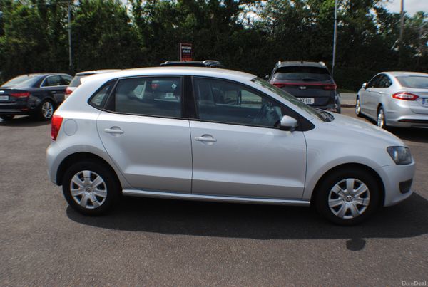 Volkswagen Polo 1.2 PETROL 2014 391551023