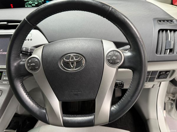 Toyota Prius 2015 391582567