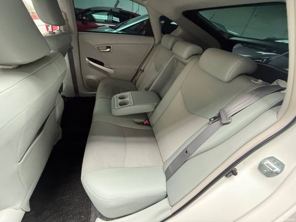 Toyota Prius 2015 391582587