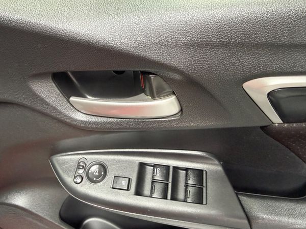 2015 Honda JAZZ/Fit 1.5 Hybrid Automatic 36K KM 391586141