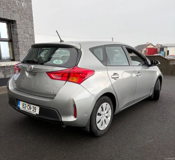 Toyota Auris 2015 391503231