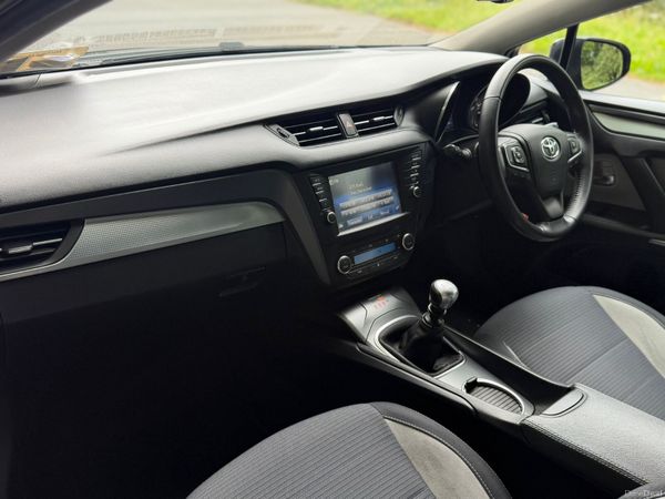2018 Toyota Avensis 1.6 D-4D (112) Luna 391509801