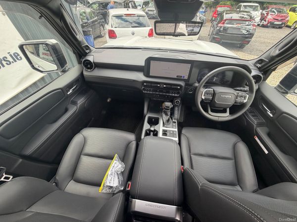 Toyota LC 2025 7 seater 391671339