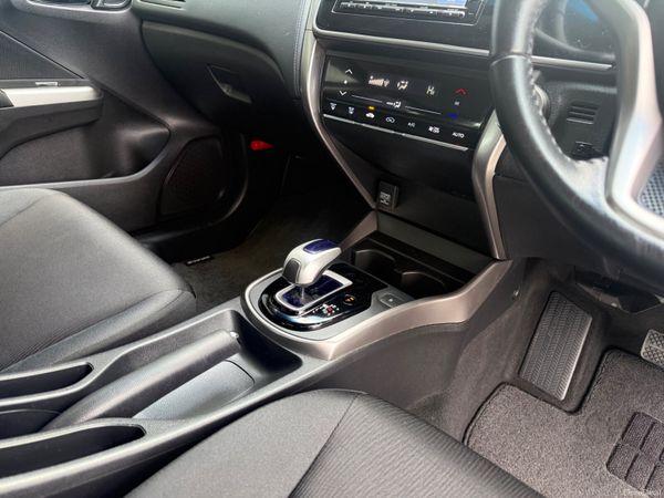 2015 Honda Grace Hybrid Automatic 391675489