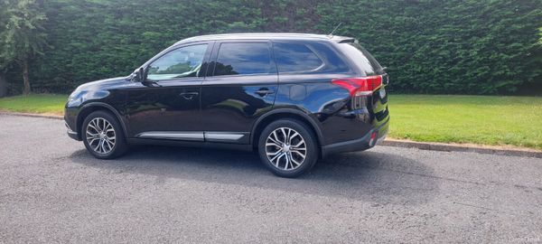 Mitsubishi Outlander 2017 391698609