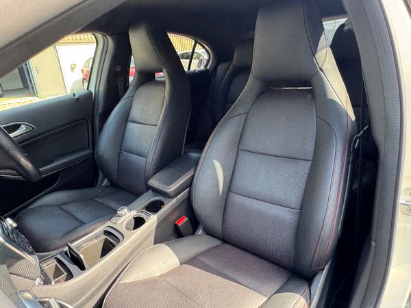 Mercedes A180 AMG SPORT 391698907