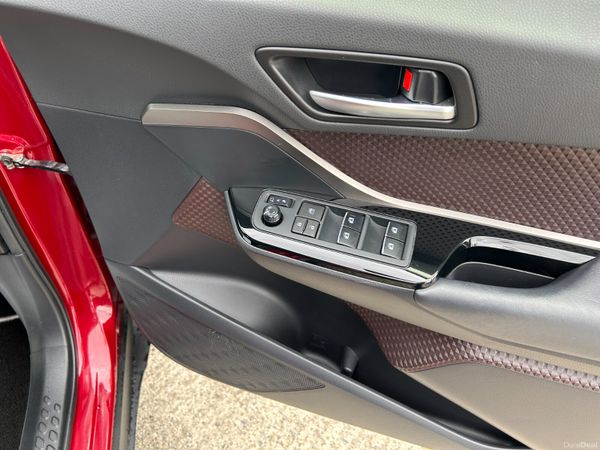 TOYOTA CHR 2018, 1.8 HYBRID AUTO LOW KM HIGH SPEC 391610943