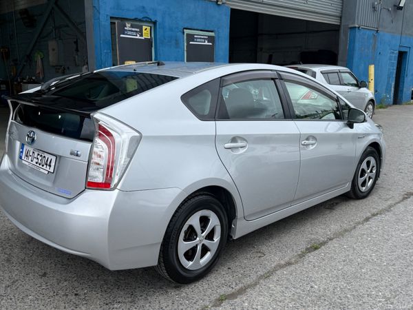2014 Toyota Prius Hybrid Automatic 391616445