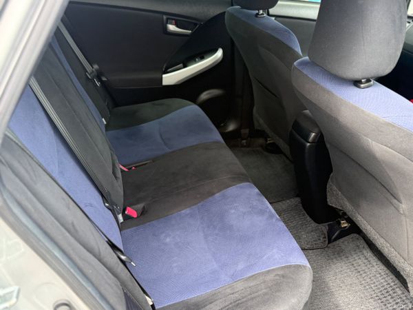 2014 Toyota Prius Hybrid Automatic 391616449