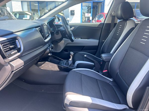 2018 KIA STONIC 1.4 PETROL K3 VERY LOW KMS 391618639