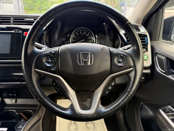 2015 Honda Grace 1.5 Hybrid Automatic 391775363