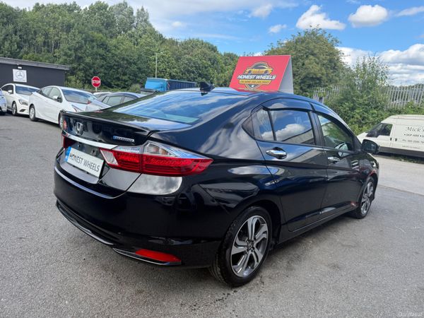 2015 Honda Grace 1.5 Hybrid Automatic 391775371