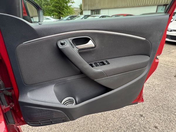 Volkswagen Polo Comfortline+ Auto 391700475