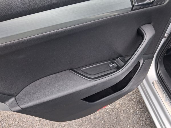 171 Skoda Superb 1.4 Petrol 391715599