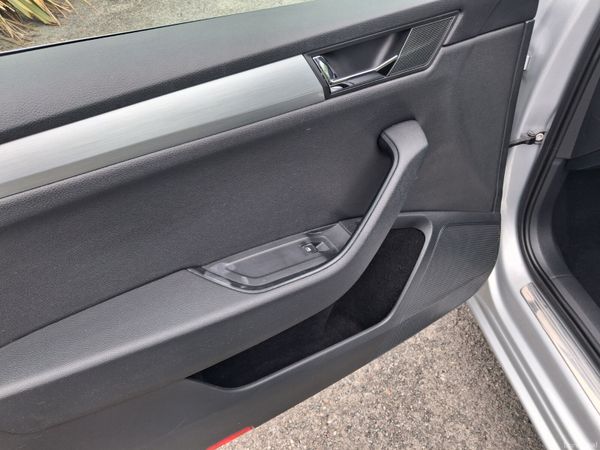 171 Skoda Superb 1.4 Petrol 391715607
