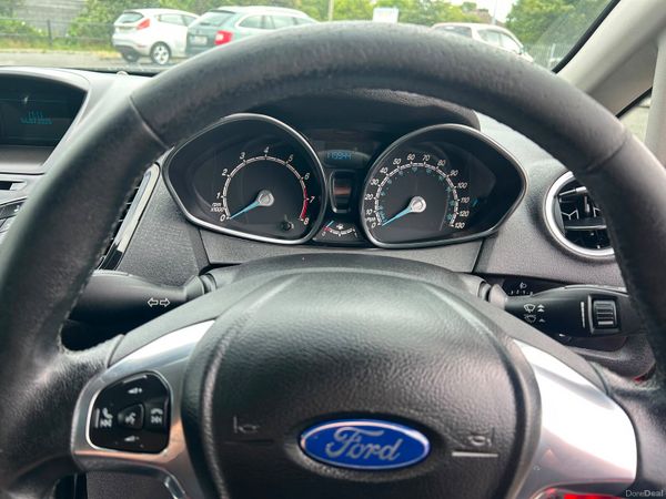 Ford Fiesta 2014 391801699