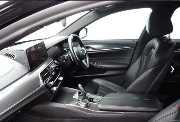 BMW 5-Series 2021 391805347