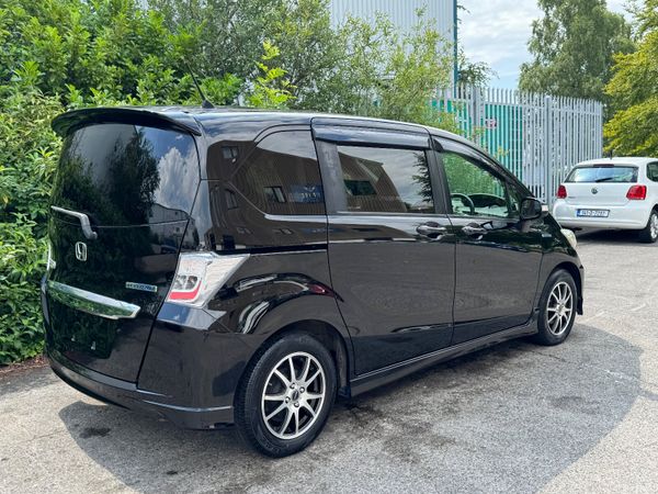 Honda Freed Hybrid 6 seats 391908769