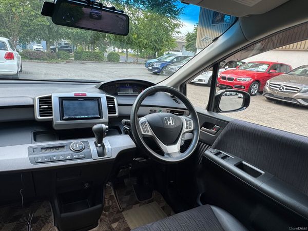 Honda Freed Hybrid 6 seats 391908781