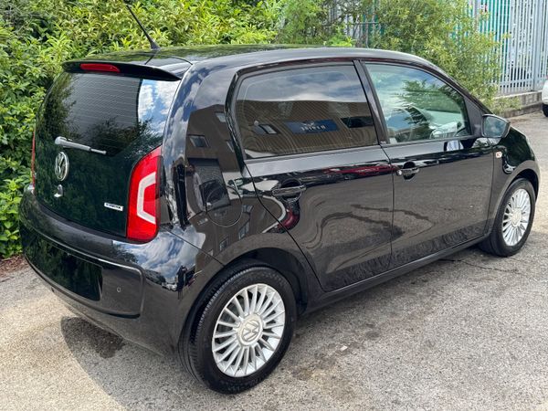 Volkswagen Up! 2016 Low KM 391909829