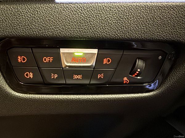 221 BMW 330E M-Sport / M Performance 391936381