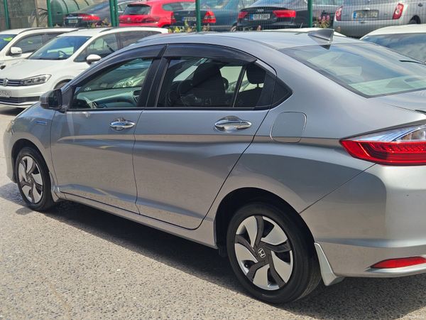 2014 Honda Grace Hybrid Automatic 392044893