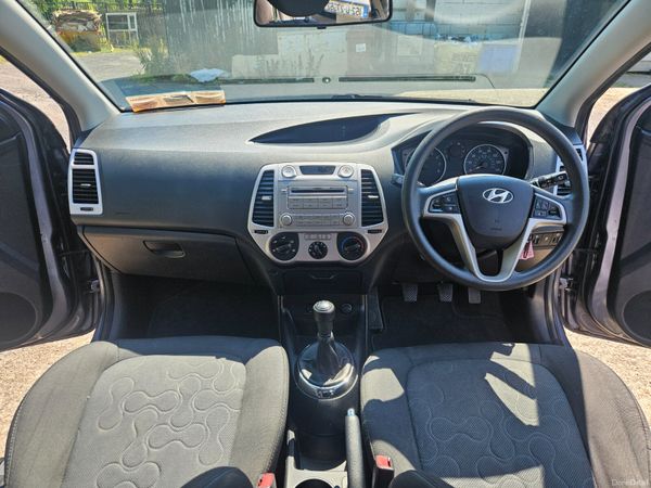Hyundai i20 2012 1.2cc 5 door, low mileage 392047553
