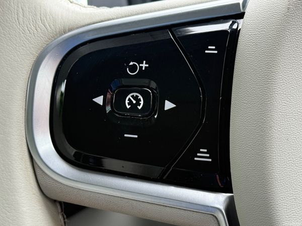 Now Reserved! Stunning 201 Volvo XC90 Inscription! 392000267