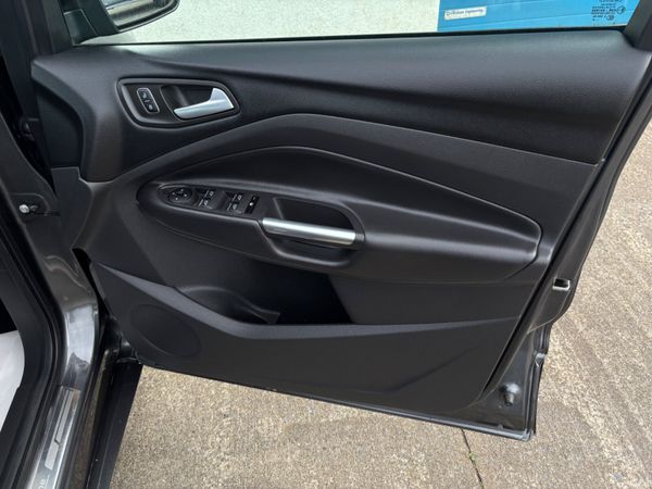 Ford Kuga ST-LINE 392012553