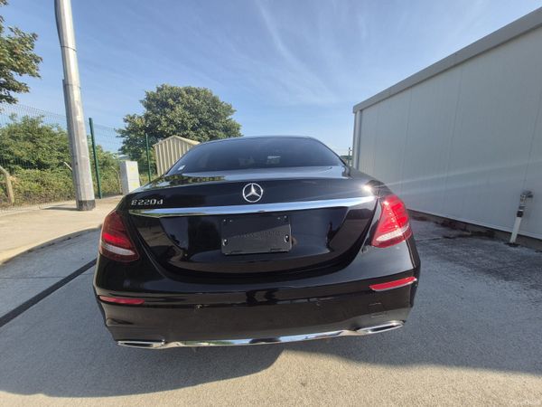 Mercedes-Benz E220d AMG 392013333
