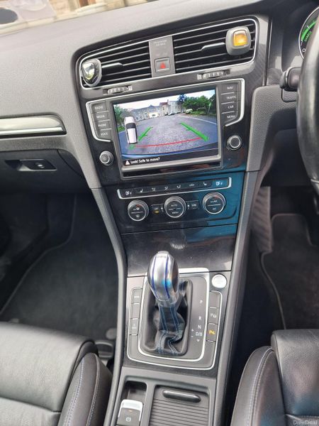 Volkswagen Golf 2015 1.4L Petrol Plug In Hybrid 392189453