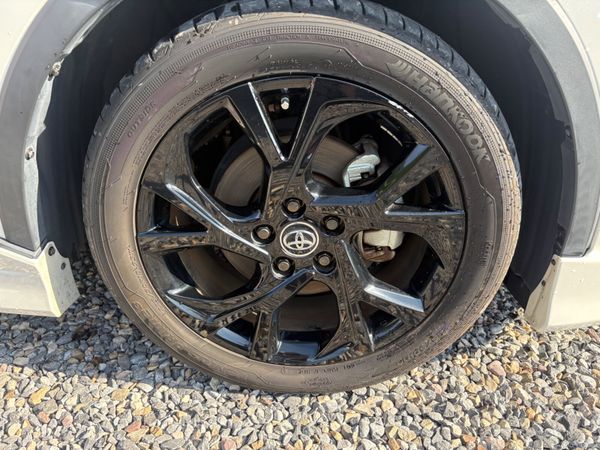 192 Toyota C-HR Nero 1.8 hybrid 392266383