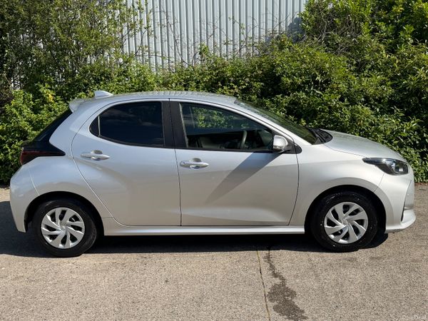 Toyota Yaris Hybrid 2021 New Model 392200579