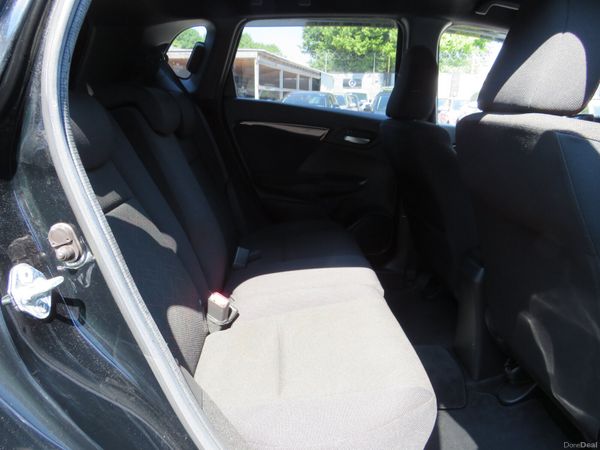 17 HONDA FIT PETROL HYBRID AUTOMATIC 392237639