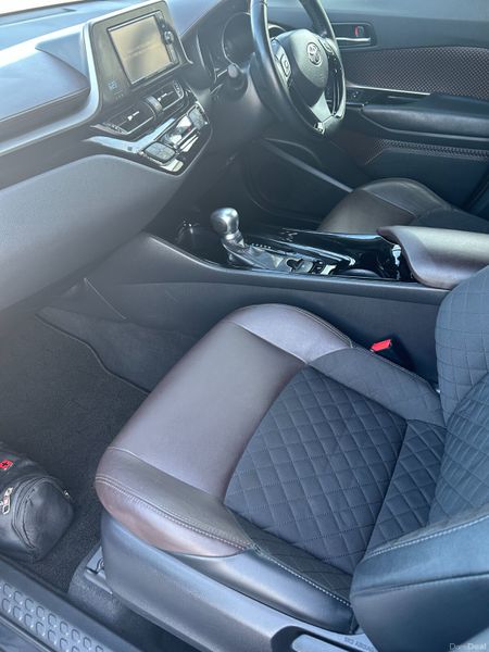 2017 Toyota C-HR G Package 392370365