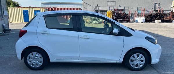 2014 Toyota Vitz / Yaris 392371059