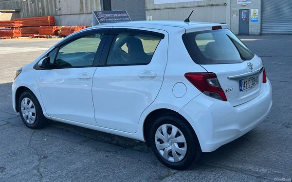 2014 Toyota Vitz / Yaris 392371069