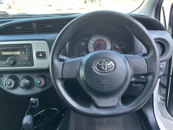 2014 Toyota Vitz / Yaris 392371079