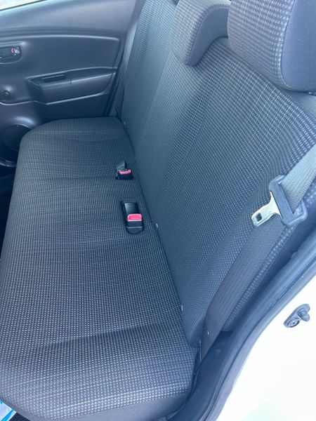 2014 Toyota Vitz / Yaris 392371081