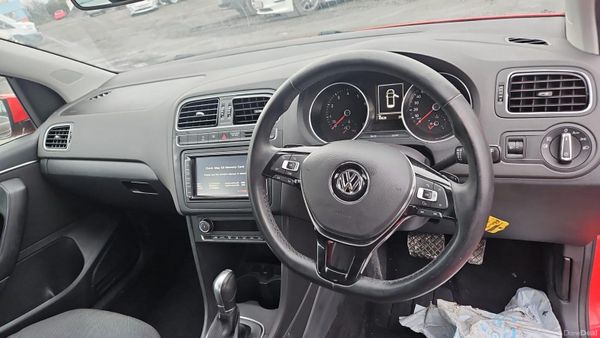 Volkswagen Polo 2015 automatic low mileage 392375677