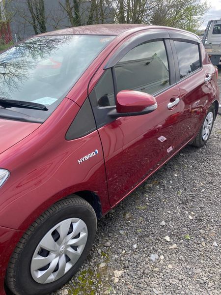 Toyota Vitz 2019. 1.5L Hybrid push start automatic 392375789