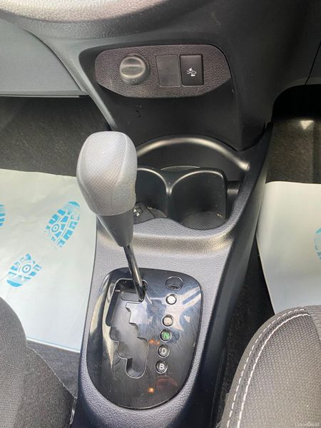 Toyota Vitz 2019. 1.5L Hybrid push start automatic 392375791