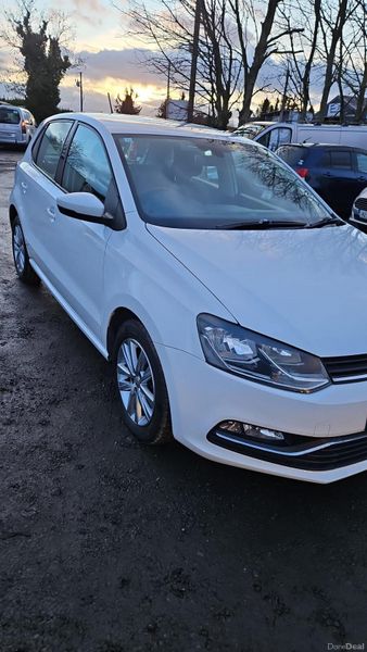 Volkswagen Polo 2016 Automatic loew milage 392375731