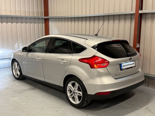 2016 (162) Ford Focus 1.5TDCI Zetec 392409823