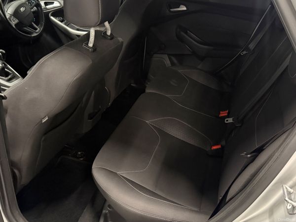 2016 (162) Ford Focus 1.5TDCI Zetec 392409829
